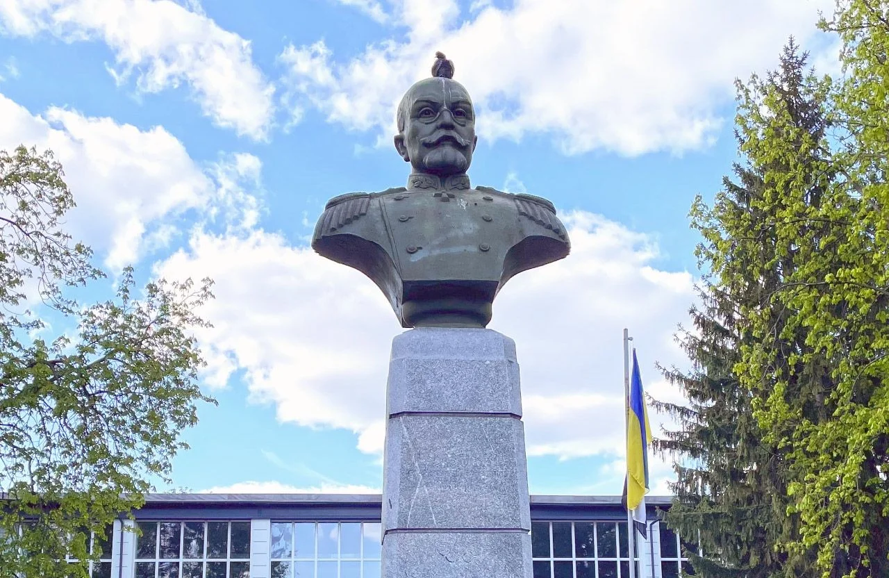 Полтавщина очищує публічний простір: ОВА встановила жорсткі дедлайни ліквідації радянщини